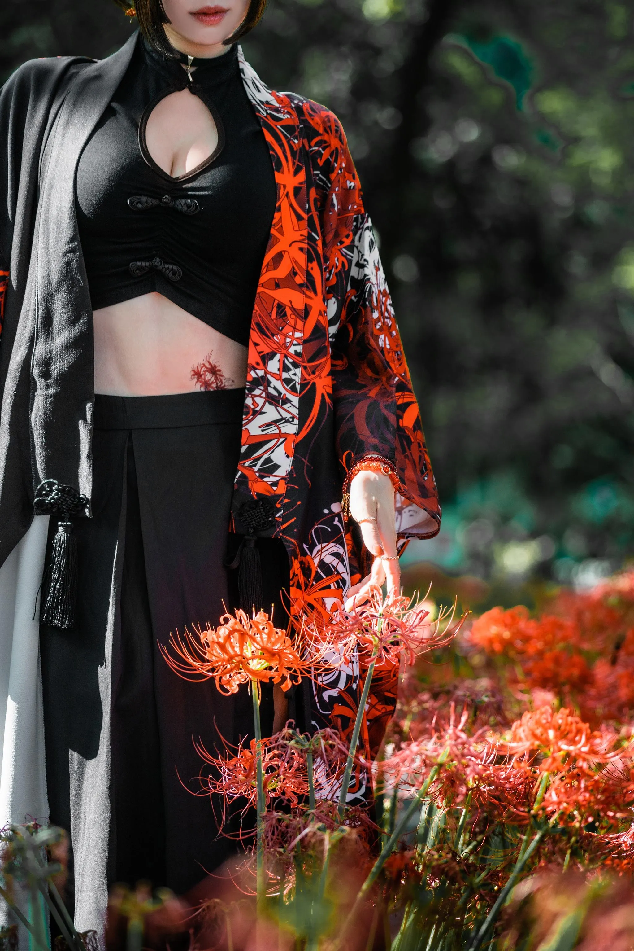 ElyEE子 – NO.129 23年10月订阅-C-Red Higanbana 殷紅彼岸 [36P]插图5